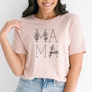 Camisa de mamá Letras florales, regalo del día de la madre, regalo de mamá, camiseta de la abuela, flores minimalistas, blusa superior de mamá linda, ideas de regalo de esposa de mamá
