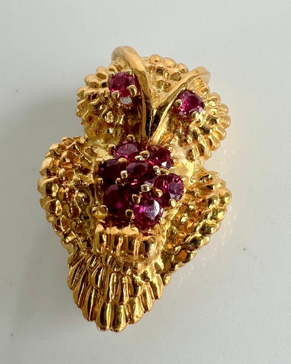 18k Vintage Tiffany and Co. Ruby Owl Brooch - image 1
