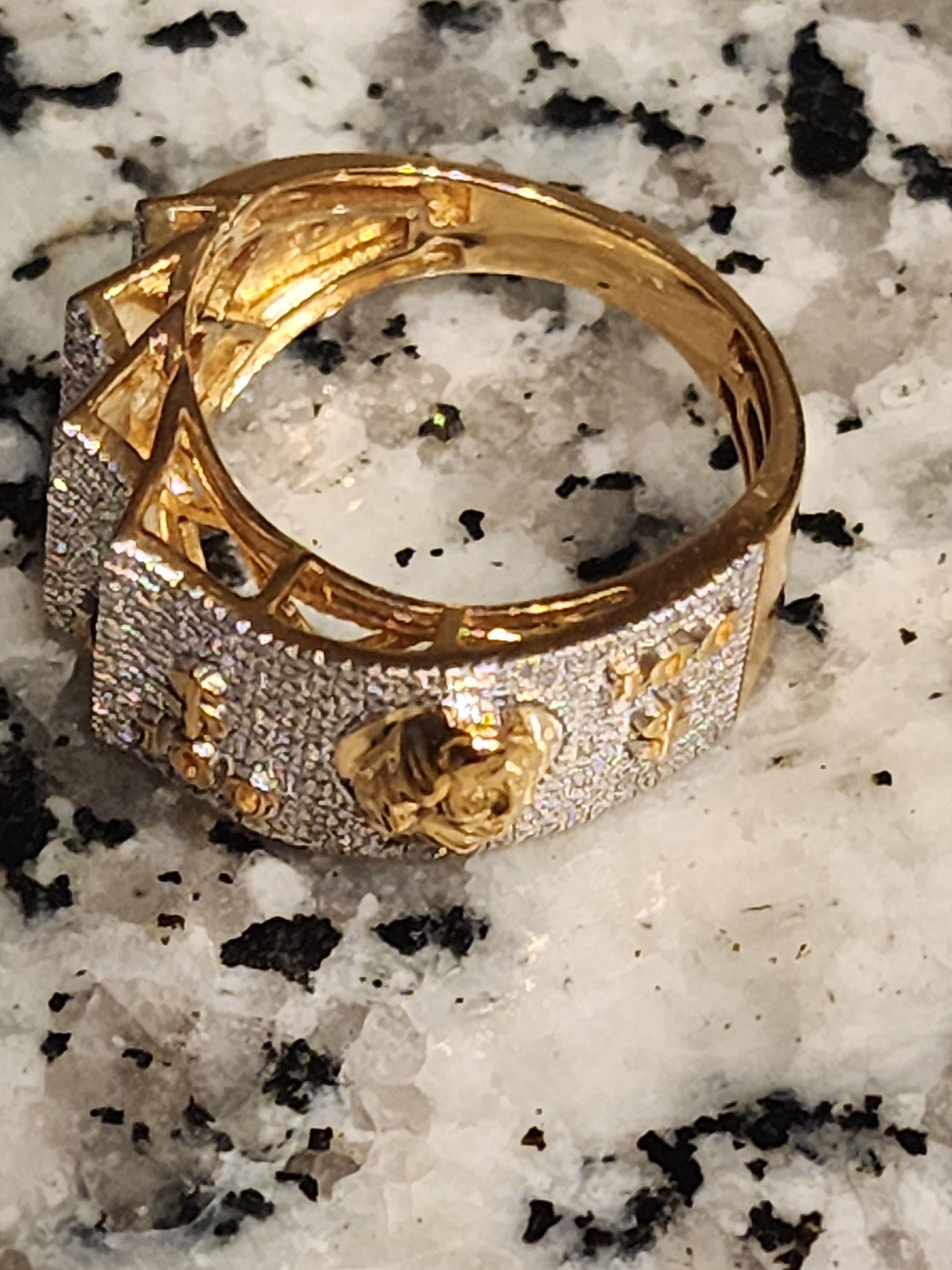 Fede store martellata versace