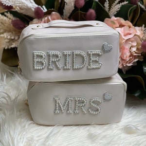 Personalized Makeup Bag, Mrs Pearls Cosmetic Bag, Toiletry Bag, Custom Bride Gift, Cosmetic Bag, Bridesmaid Proposal, Bridal Shower Gift