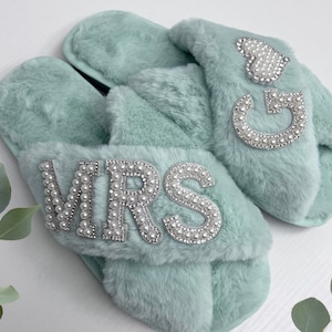 Custom Mrs Fluffy Slippers with Pearls Letters, Personalized Gift for Mom, Sister, Wife; Bride To Be Gift, Wedding Slippers, Custom Slippers