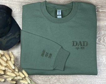 Personalisiertes Dad Est Sweatshirt mit den Namen der Kinder auf dem Ärmel, personalisiertes Dad-Geschenk, Geschenk für neuen Vater, Vatertagsgeschenk, Vatertagsgeschenk