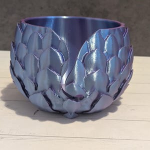 3D Printed Dragon Scale Yarn Bowl – Fantasy-Inspired Knitting & Crochet Holder