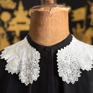 1900s Antique Irish Crochet Collar | Handmade Lace | Victorian & Edwardian Fashion Accessories