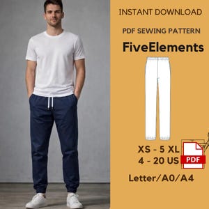 Puede incluir: Un hombre viste una camiseta blanca y un pantalón deportivo azul marino. La imagen también presenta un patrón de costura PDF para pantalones deportivos, con el texto "FiveElements", tallas XS-5XL y tallas US 4-20. Descarga instantánea.