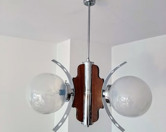 Lustre géométrique du milieu du siècle / Luminaire en bois chromé et verre / Plafonnier vintage / Lustre Space Age / Lustre Spoutnik / Lampe des années 70