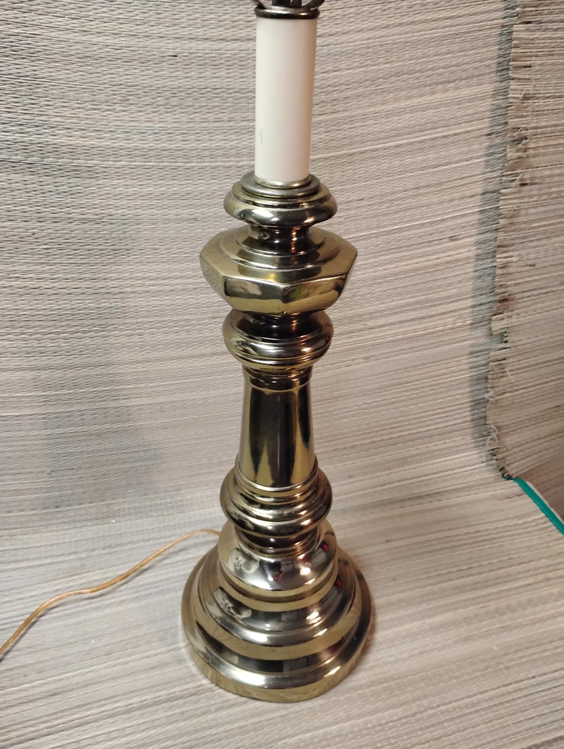 Vintage brass table lamp shiny brass lamp, foto 2 di 5