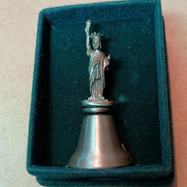 Vintage Statue of Liberty thimble bell souvenir with box