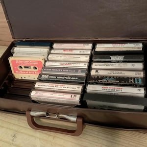 Vintage cassette tapes and case hits from Glenn Miller, Englebert,Doris Day and others