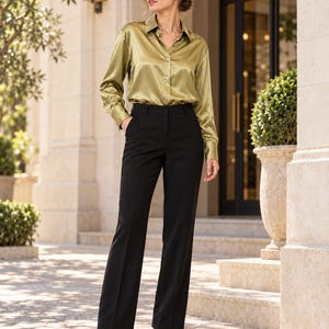 Olivgrüne Satinbluse für Damen, langärmeliges Hemd mit Knopfleiste, elegantes Business-Top