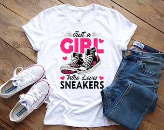 Camiseta "Girl Loves Sneakers", Camiseta streetwear para fãs de tênis, Roupa para amantes de calçados