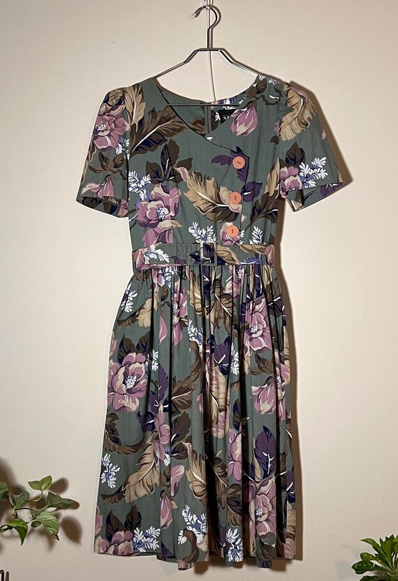 80's Green Floral Day Dress | Soft, Muted Colors - image 5