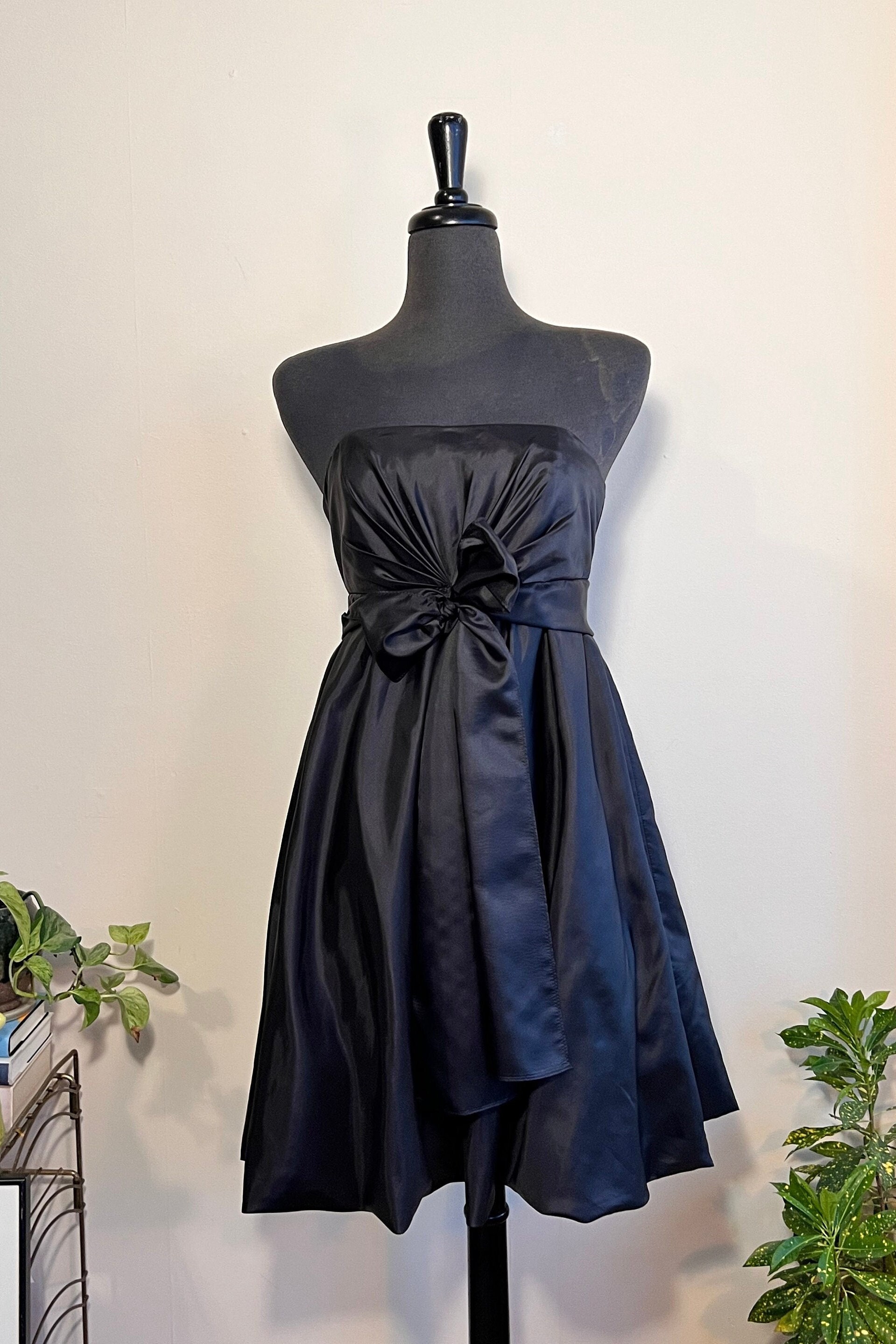 blue colour short dress AX Paris Women's Ice Sleeve Structured Tulip Mini Size:MEDIUM - US MEN 10 - UK 9.5 - EU 44 Navy Blue luxury formal dress Black Halo Vionna Midi