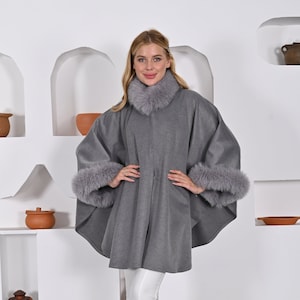 Eleganter Grauer Kaschmir Schal mit Echtpelz-Besatz - Kuscheliger Winter-Luxus