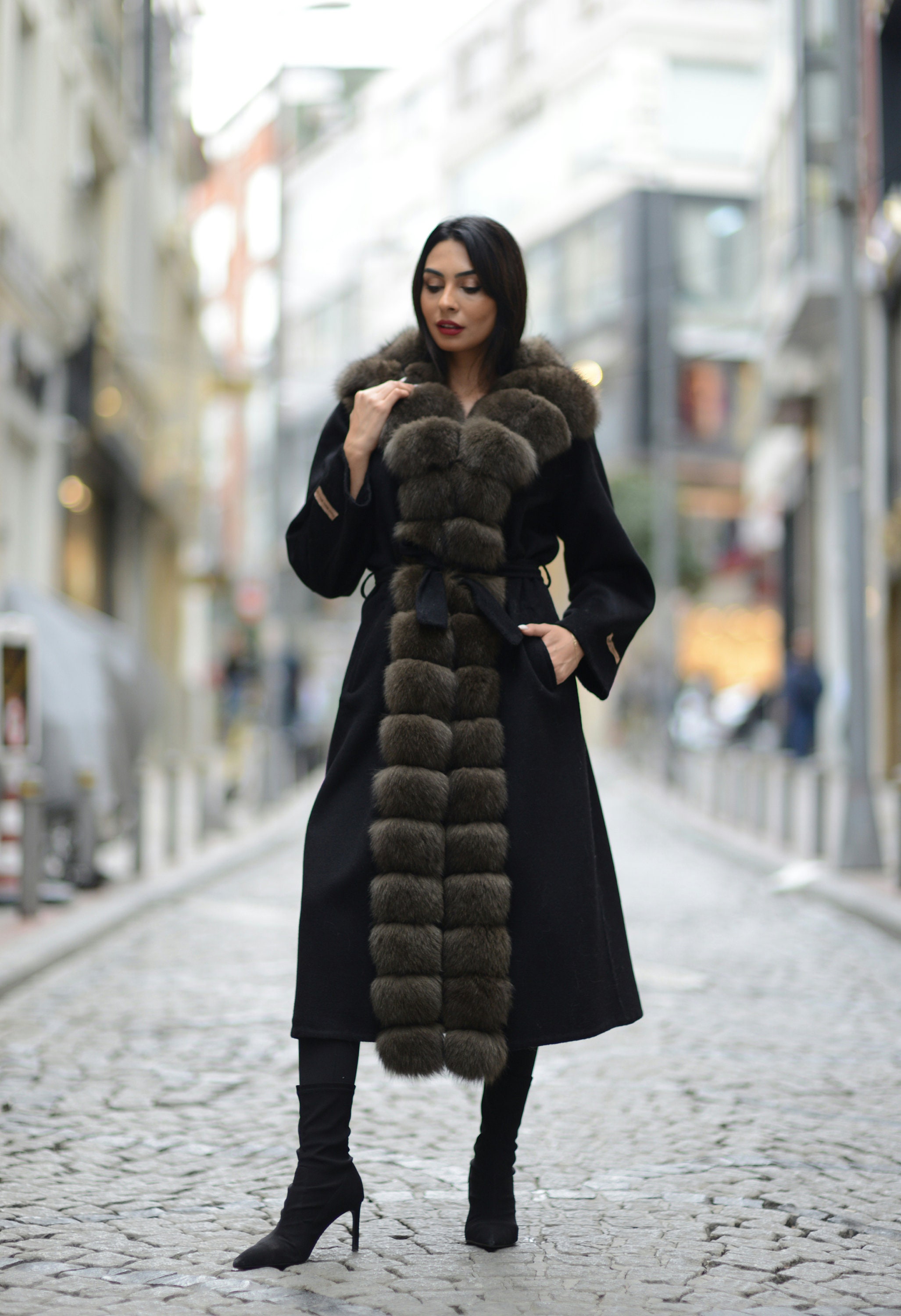 Luxurious Black Alpaca Overcoat With Fox Fur Trim - Women's Long
