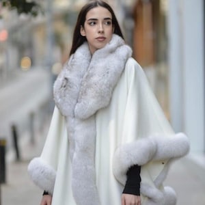 Weißes Kaschmir Cape: Fuchspelz, Einheitsgröße, Winter Cape