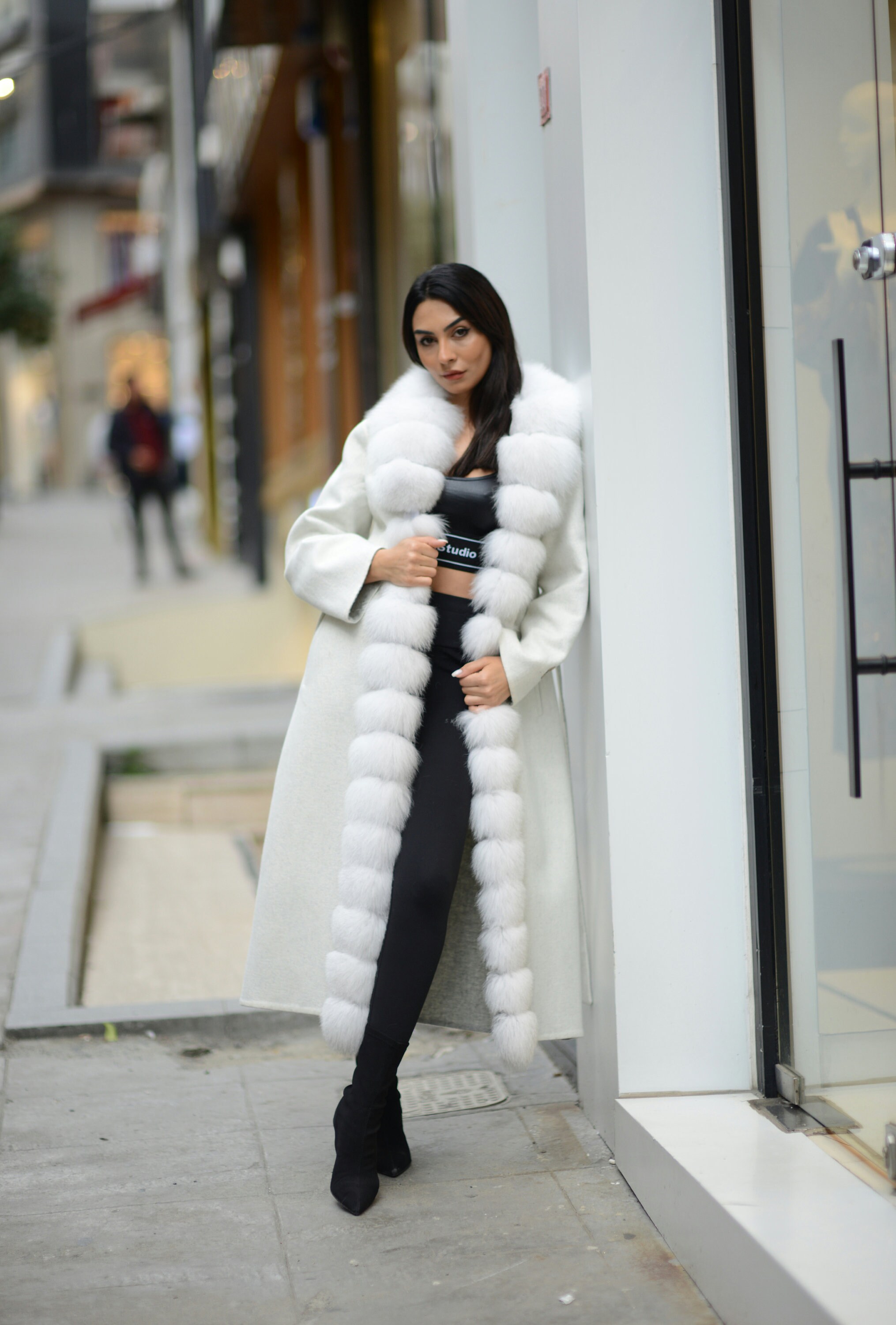 Chic White Alpaca Overcoat With Fox Fur Trim - Women's Winter
