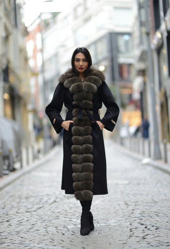 ジャケット・アウター SOPRANI DONNA ALPACA LONG COAT Luxurious Black Alpaca Overcoat With Fox Fur Trim - Women's Long