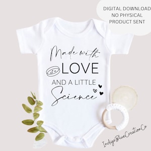 Hecho con amor y ciencia SVG, PNG, Próximamente SVG, Anuncio de embarazo SVG, descarga instantánea PNG, Próximamente bebé SVG, bebé SVG