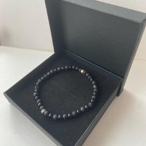 Armband aus Lavastein und Obsidian