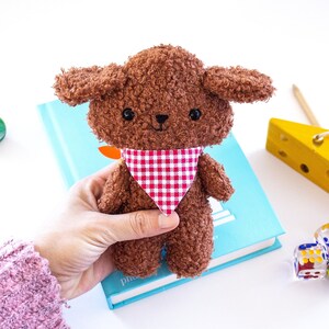 deAO Bolsa de accesorios para muñecas de bebé de 40 piezas con accesorios  de alimentación para bebés, ropa, oso de muñeca, juguetes de baño, chupete  y