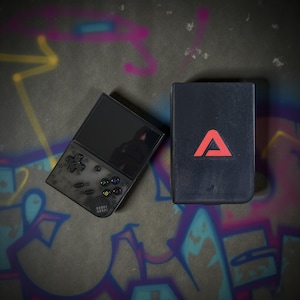 Anbernic RG35XX Plus Hard Travel Case: Snug Fit, Trigger Protection