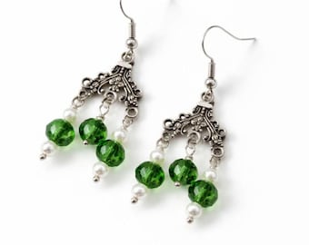 Joyería con los colores de equipos deportivos: pendientes colgantes en verde y blanco, regalos para mujeres deportistas.