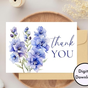 Carte de remerciement florale - Téléchargement numérique - Carte de remerciement imprimable avec des fleurs de Delphinium - Impression 8,5 pouces par 11 pouces - Coupe à 5 pouces par 7 pouces