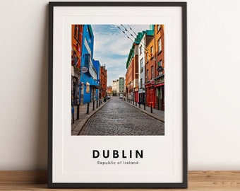 Lámina con escena callejera de Dublín, póster de viaje de Irlanda (archivo digital disponible)