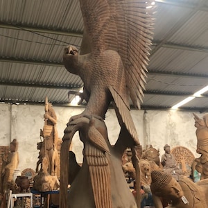 Wood Eagle sculpture