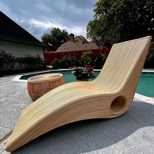 Handcrafted Natural Rattan Lounge Chairs – Perfect for Sunbathing and Relaxation