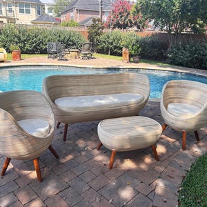 Stylish Natural Rattan Sofa & Chair Set with Coffee Table - Perfect for Your Patio