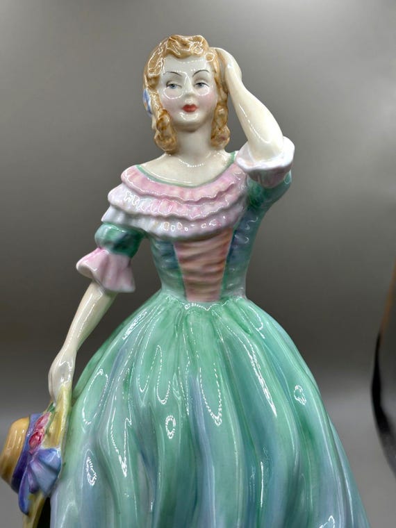 Vintage Paragon Porcelain spring Figurine | Fine Bone China | Hand  Painted England | Queen Mother Warrant - Etsy