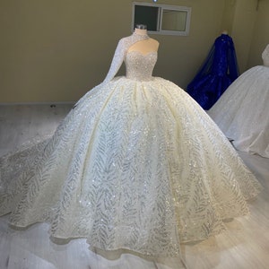 Wedding dress bridal dress