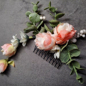 Romantic Floral Hair Comb. Elegant Bridal Hair Comb with Light Pink Roses and White Flowers