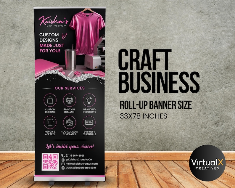 Puede incluir: Un banner enrollable para un negocio artesanal, con el texto "Craft Business" y "Roll-Up Banner Size 84x198 cm." El banner tiene un fondo negro con acentos rosas y blancos, e incluye un logotipo y descripciones de servicios.
