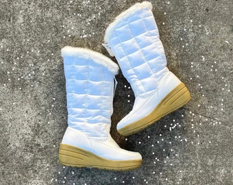 tall puffer white wedge boots snow y2k 2000s winter boots size 10 wedge boots faux fur trim chunky emo grunge platform punk white puffer