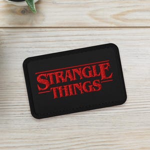 Parche para kimono de Jiu-Jitsu de Strangle Things: Arte de fan bordado para jiu-jitsu (8,9 cm x 5,7 cm)