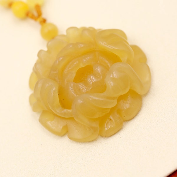 Hand-sculptured Natural Yellow Chrismatite Jade Huang Long Yu Flower Shape Pendant Paring With Chrismatite Bead Chain Necklace