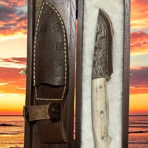 Hunting knife Engraved knife Unique blade Unique knife Handmade knife Personalized Knife Gifts for Him Custom knife gift Hunting decor