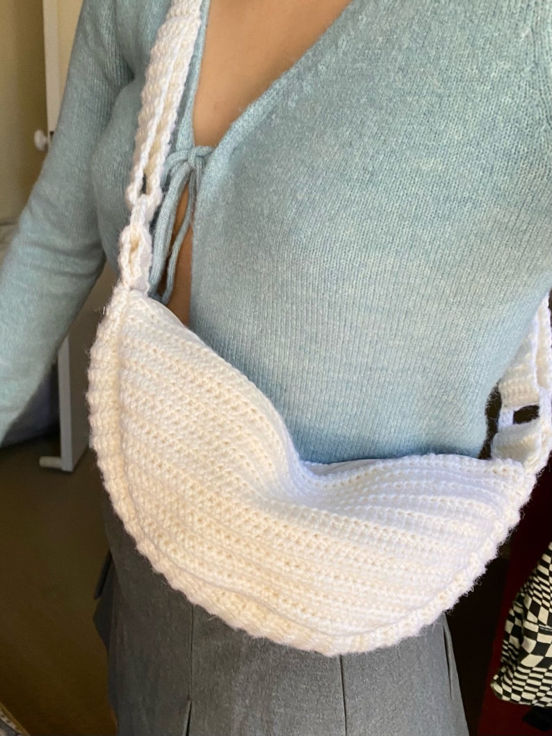 Crochet Uniqlo Inspired Crossbody Bag with Lining and Zipper PDF Pattern zdjęcie 1