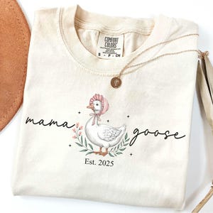 Mama Goose Shirt, Mama Silly Goose Shirt, Auntie Goose Shirt, Mothers Day Gift, Pregnancy Shirt Bow, Gift For Mama, Daddy Goose Shirt