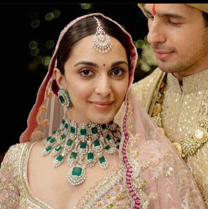 White Gold Plated Emerald Green Pear Drops Necklace And Statement Earrings Set/Pakistani Jewelry/Indian Set/sabyasachi Kiara advani necklace
