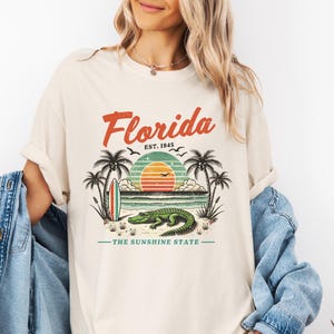 Florida T-Shirt, Vintage Sunset Graphic Tee with Alligator & Palm Trees, Retro Beach Vibes Shirt, Tropical Vacation Gift for Her or Him