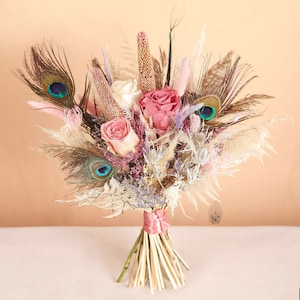 Böhmischer Brautstrauß in zartem Rosa, Altrosa und Weiß in eigen und getrockneten Blumen, Innendekoration im Boho-Chic