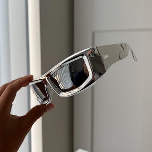Silver mirorred lenses silver metallic frame futuristic sunglasses