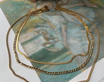 Set of 3 golden chain necklace