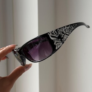 Gradient lenses black wrap sunglasses silver tattoo frame y2k