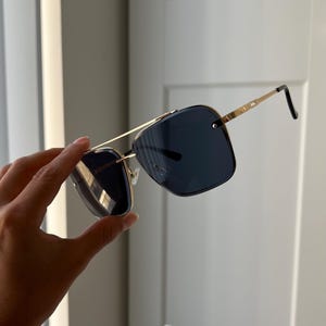 Black sunglasses golden frame aviator sunglasses men