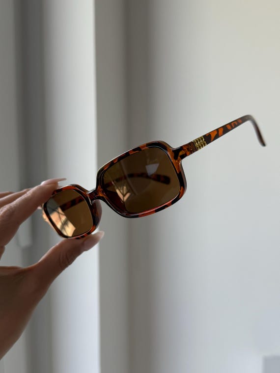 Brown Tortoiseshell Sunglasses Arm Brown Chain Tortoiseshell Oversized Sunglasses | Yours Clothing main image 4